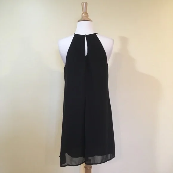 Layered Chiffon Keyhole Swing Dress with Necklace - Picture 8 of 8